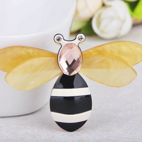 Vazira Queen Jewelry - VQ Natural Acrylic Bee Brooch